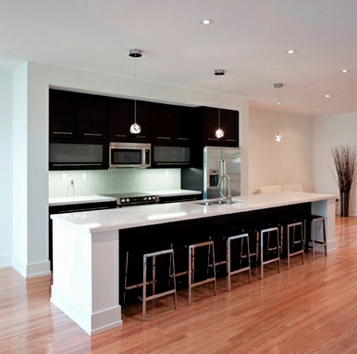 10 elegant, attractive kitchens with original equipment