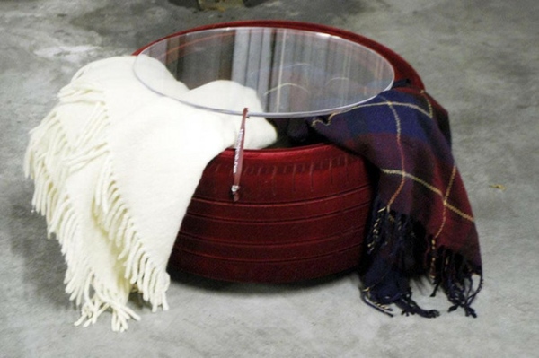 Designer coffee table by Tavomatico - how to make a stylish piece of furniture from old tires? Designer coffee table by Tavomatico - how to make a stylish piece of furniture from old tires?