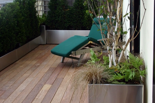 Blinds for terrace - living green wall protects your privacy