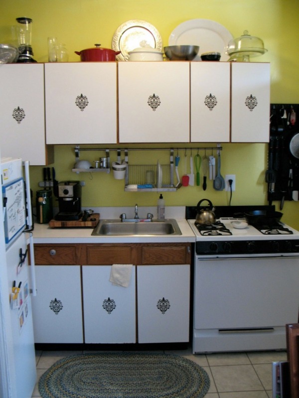 Organize kitchen cabinet and kitchen shelf