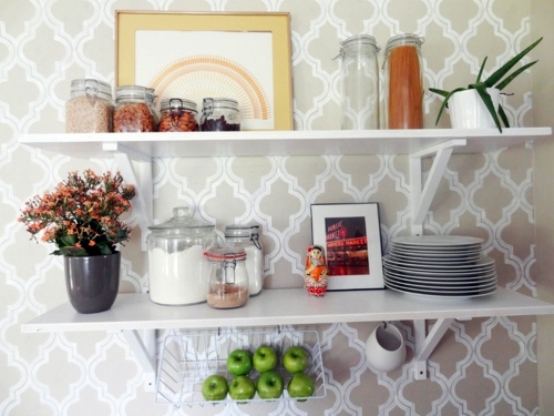 Open kitchen shelves make professional