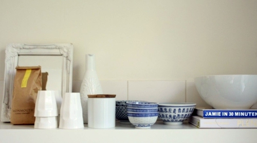 Open kitchen shelves make professional