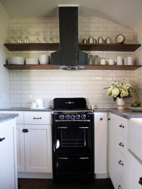 Open kitchen shelves make professional
