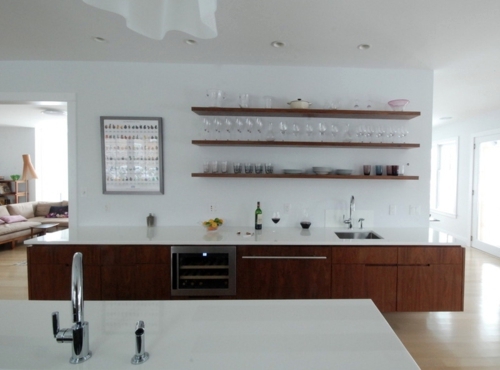 Open kitchen shelves make professional