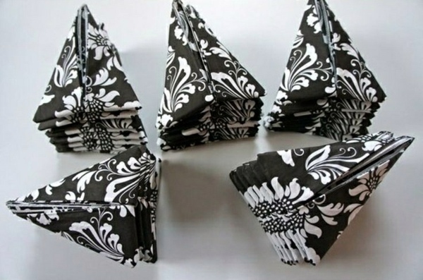 Paper napkin folding instructions - create festive Tischedeko