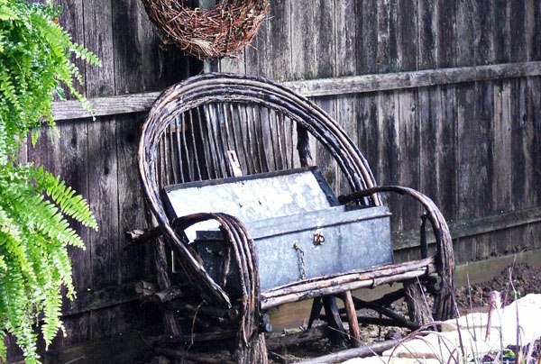 Wooden bench build yourself - comfortable seating area for your garden Wooden bench build yourself - comfortable seating area for your garden