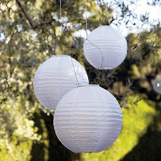 Lighting in the garden - romantic summer evenings by candlelight