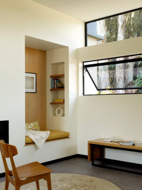 Renovating the living room by using accent the style