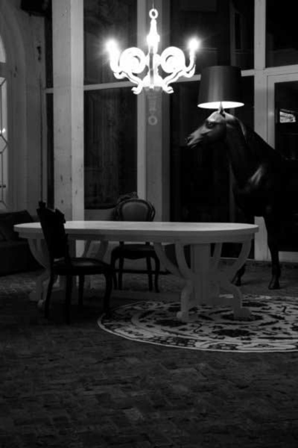 Designer horse lamp by front - life-size sculpture