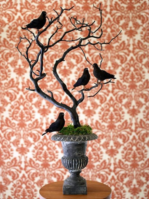 Ghostly Halloween decorating ideas to do it yourself