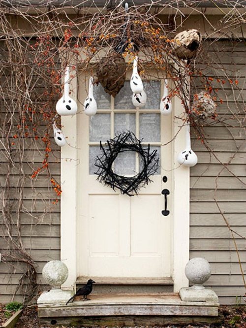 Ghostly Halloween decorating ideas to do it yourself