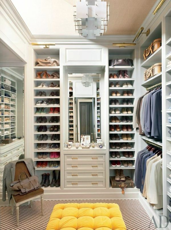 Walk-in closet - a dressing room plan and implement