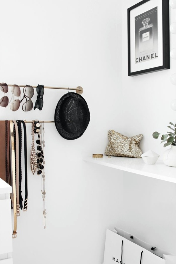 Walk-in closet - a dressing room plan and implement