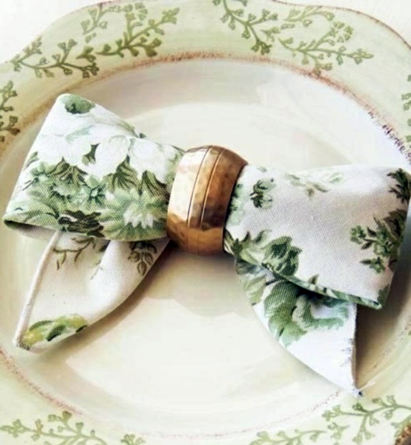 Napkin Folding - manual in pictures