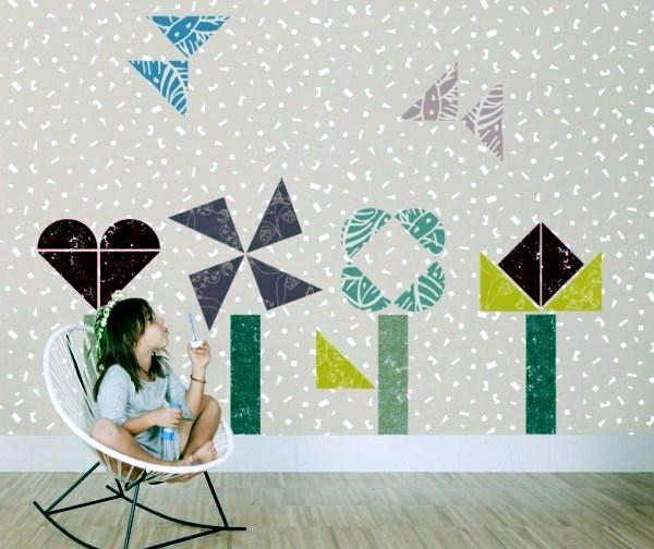 Sweet colors and wall decoration in the nursery and baby room