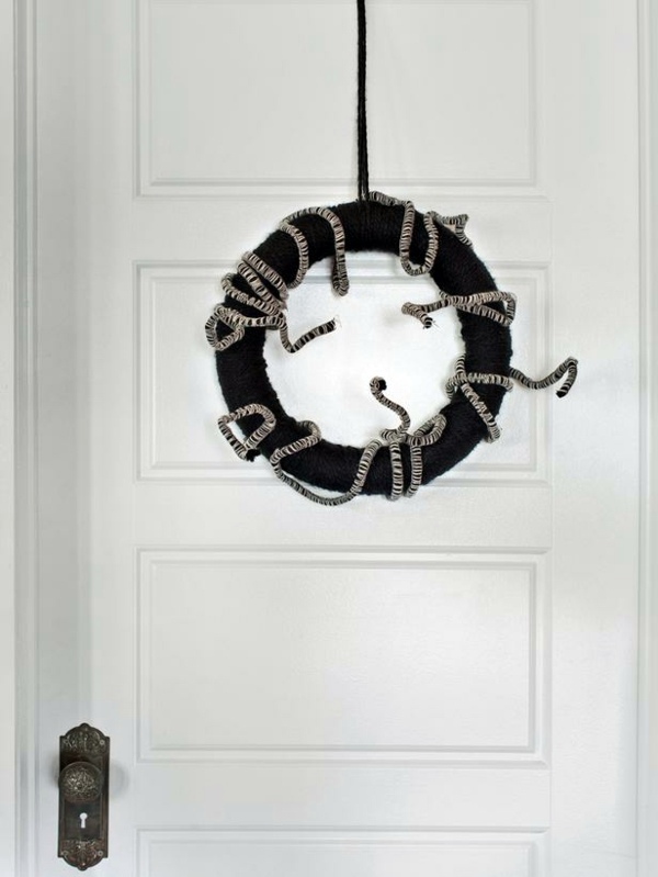 Cool Craft Ideas for Halloween Wreath