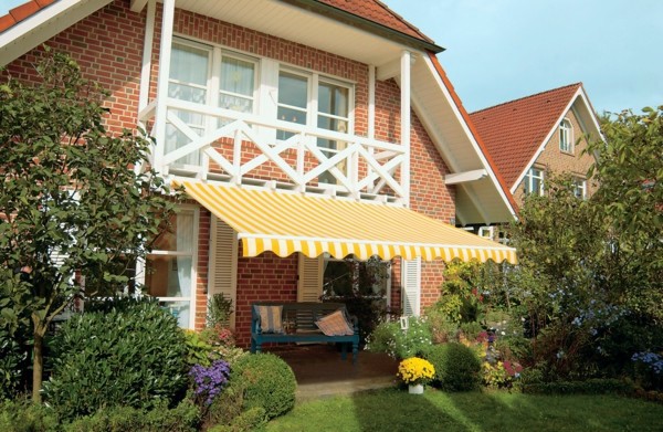 Terrace and garden sun protection ideas - use solar sails and awnings