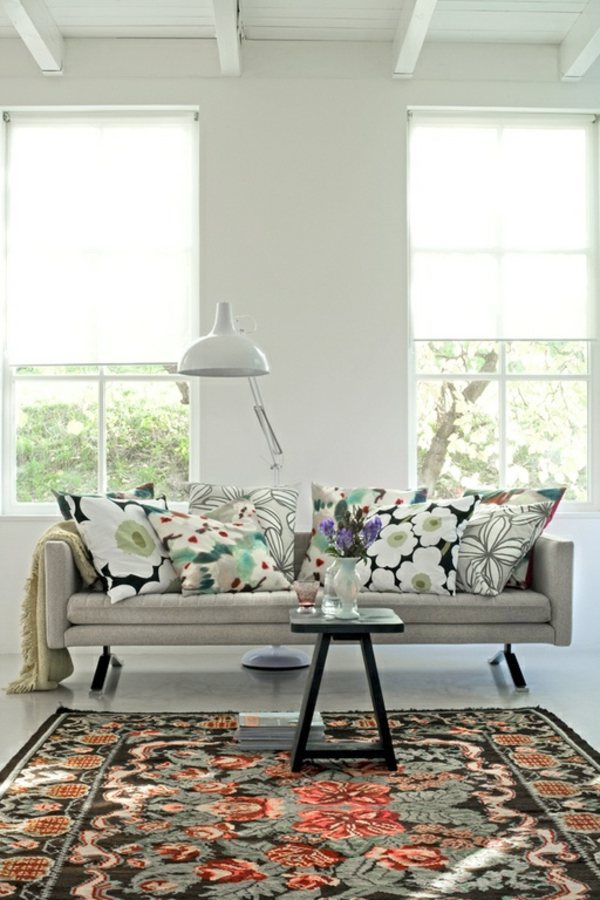 Fabric and wallpaper with floral design – Great Interior Ideas for Your