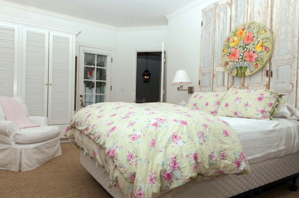 Fabric and wallpaper with floral design - Great Interior Ideas for Your Home Fabric and wallpaper with floral design - Great Interior Ideas for Your Home