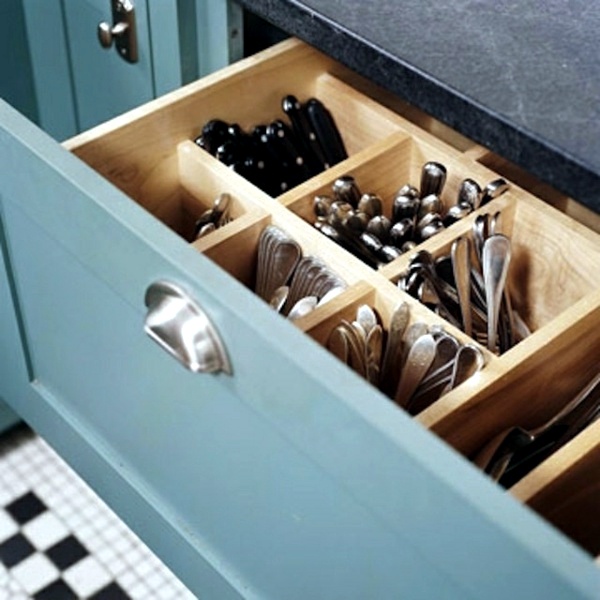 Kitchen drawer dividers - organize your kitchen equipment! Kitchen drawer dividers - organize your kitchen equipment!