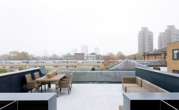 Renovation in a water tower in London gives a Nice Apartment Renovation in a water tower in London gives a Nice Apartment