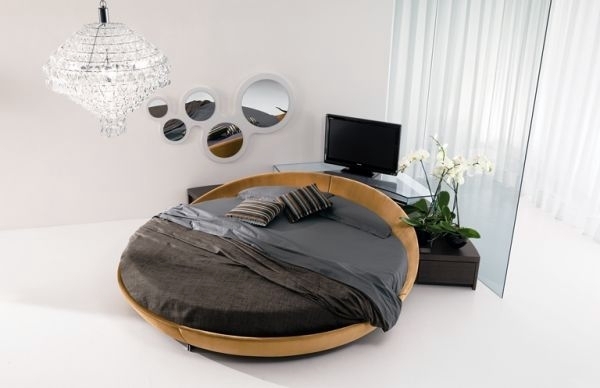 A round bed in the bedroom - Pro and Conrta
