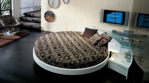 A round bed in the bedroom - Pro and Conrta