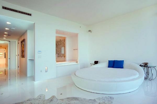A round bed in the bedroom - Pro and Conrta