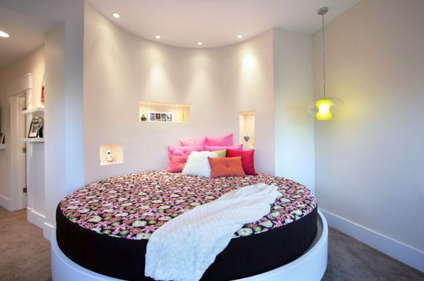 A round bed in the bedroom - Pro and Conrta