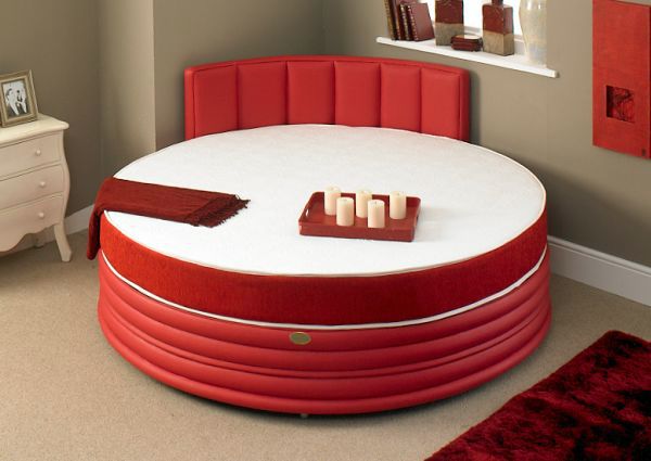 A round bed in the bedroom - Pro and Conrta
