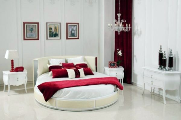 A round bed in the bedroom - Pro and Conrta