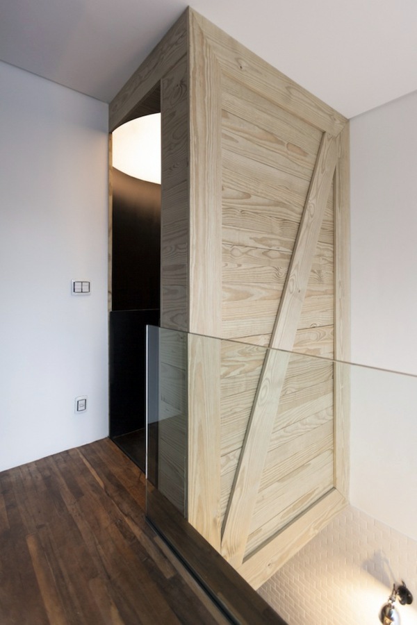 Small Apartment in Sao Paulo is an intelligent and creative bachelor pad