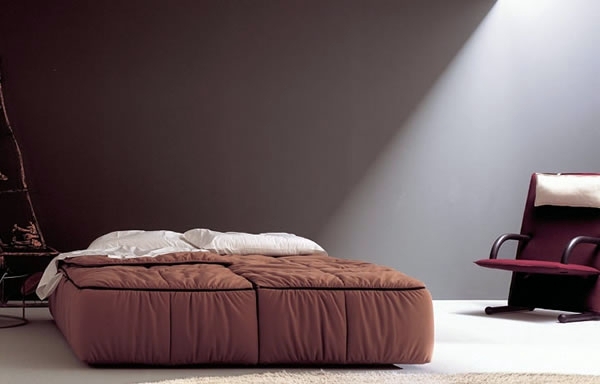 The functional Strips bed of Arflex - a comfortable masterpiece