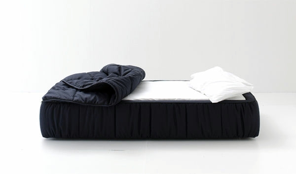 The functional Strips bed of Arflex - a comfortable masterpiece