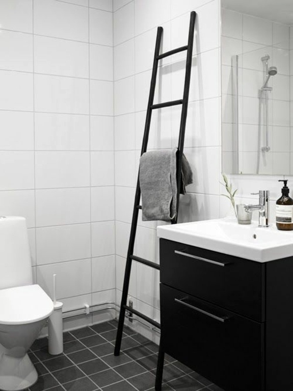 Wooden towel ladder in both rustic as well as in modern bathroom