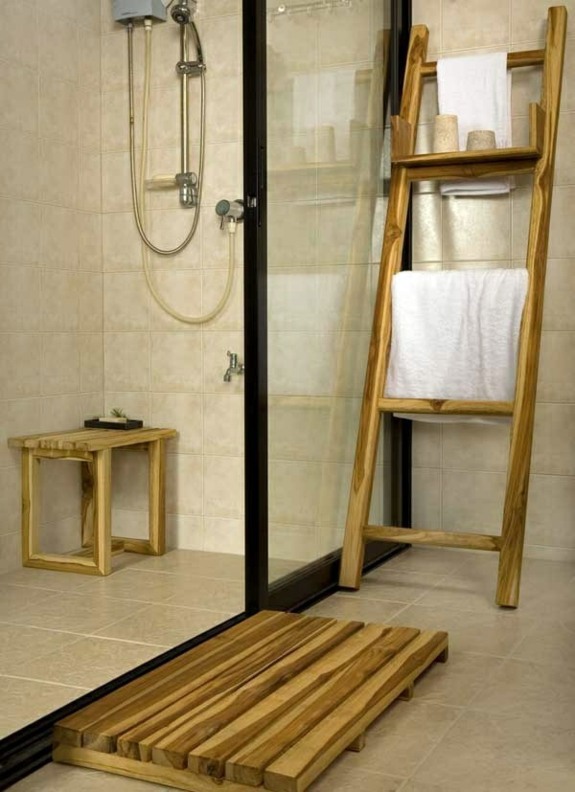 Wooden towel ladder in both rustic as well as in modern bathroom