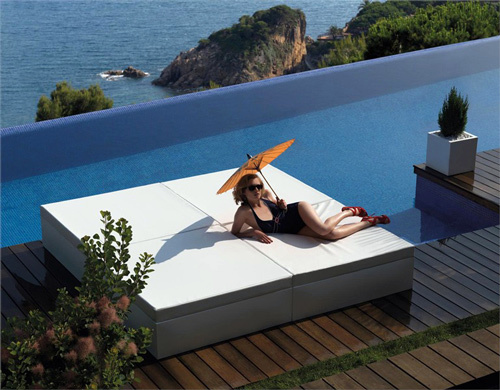 Garden seat cushions from Vondom - a comfortable square