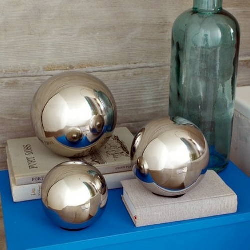 Wonderful home accessories for the coffee table