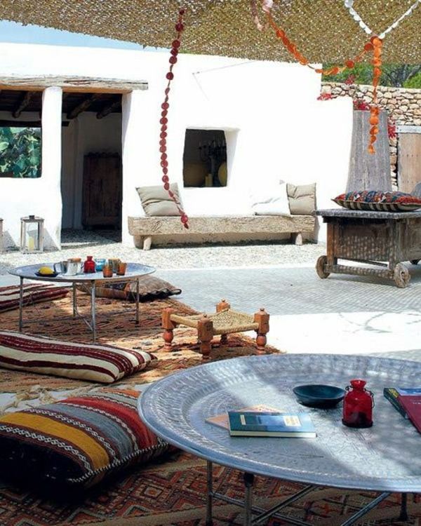 A colored carpet will refresh your terrace balcony beautiful