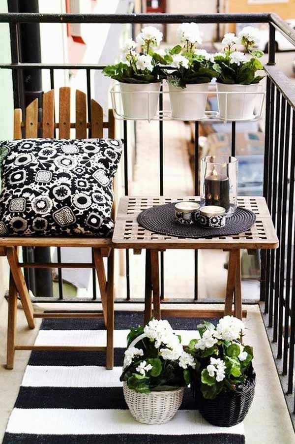 A colored carpet will refresh your terrace balcony beautiful