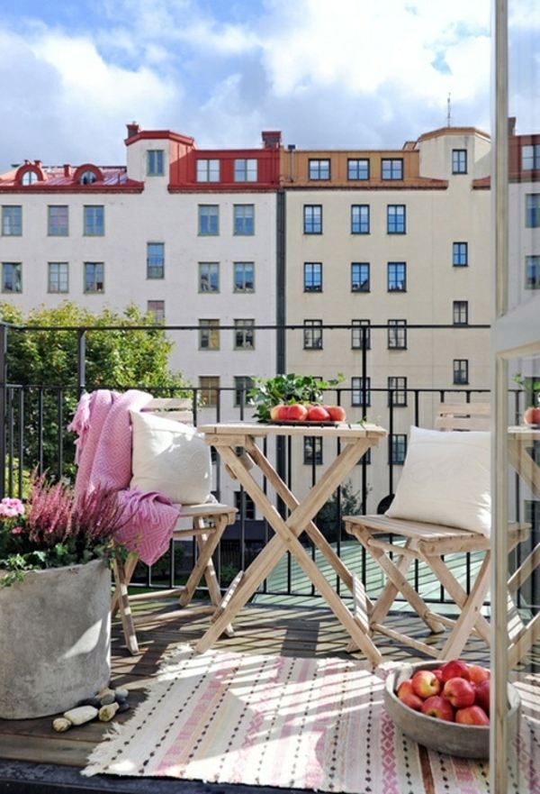 A colored carpet will refresh your terrace balcony beautiful