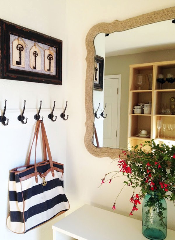 Cool DIY mirror - very sophisticated but affordable