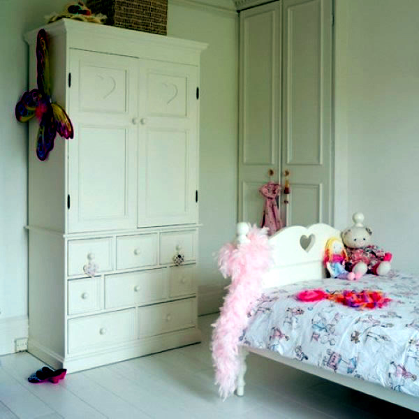 Designs for a good looking girl room