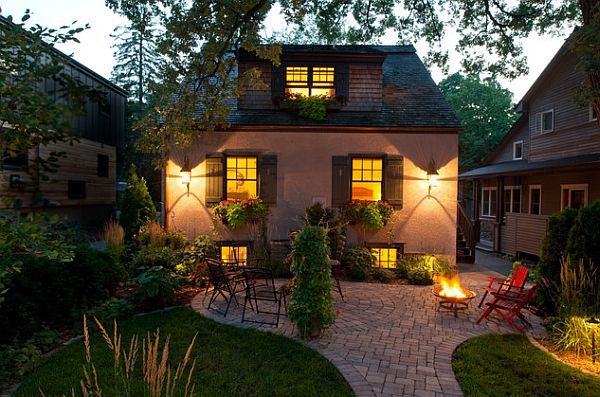 Fascinating lighting in the garden transforms the exterior in a small paradise