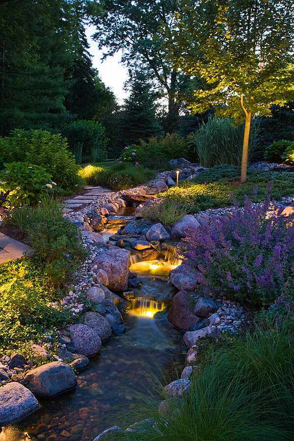 Fascinating lighting in the garden transforms the exterior in a small paradise
