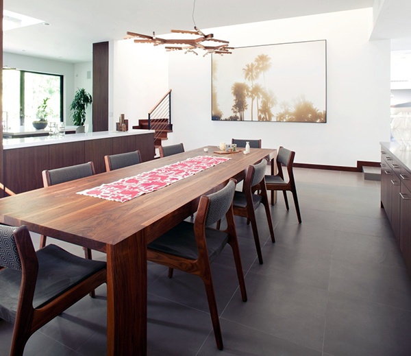 Modern extravagant residence within a charming landscape