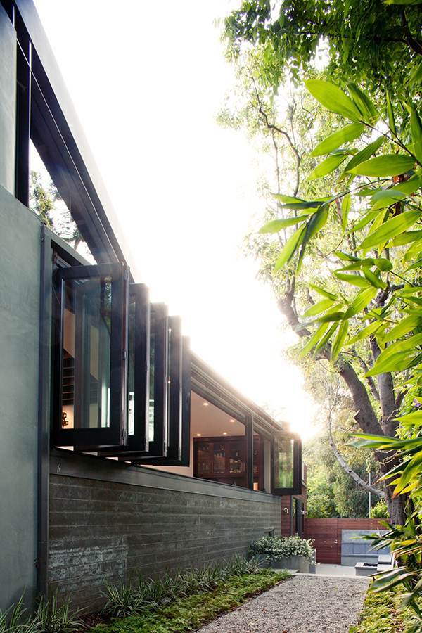 Modern extravagant residence within a charming landscape