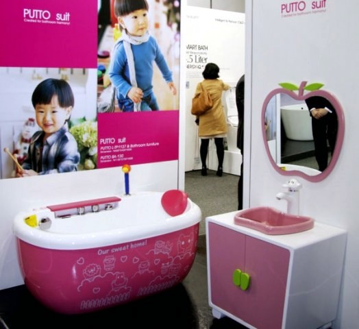 Children's room design – the new pink kids bathroom of Interbath