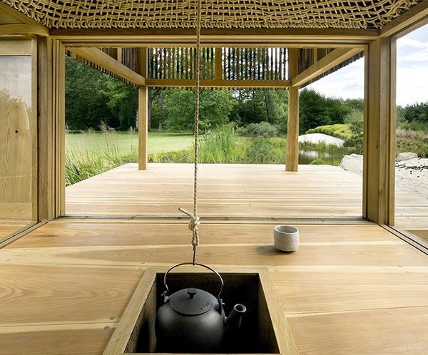 Simple tea house design in the Japanese style with exotic elements