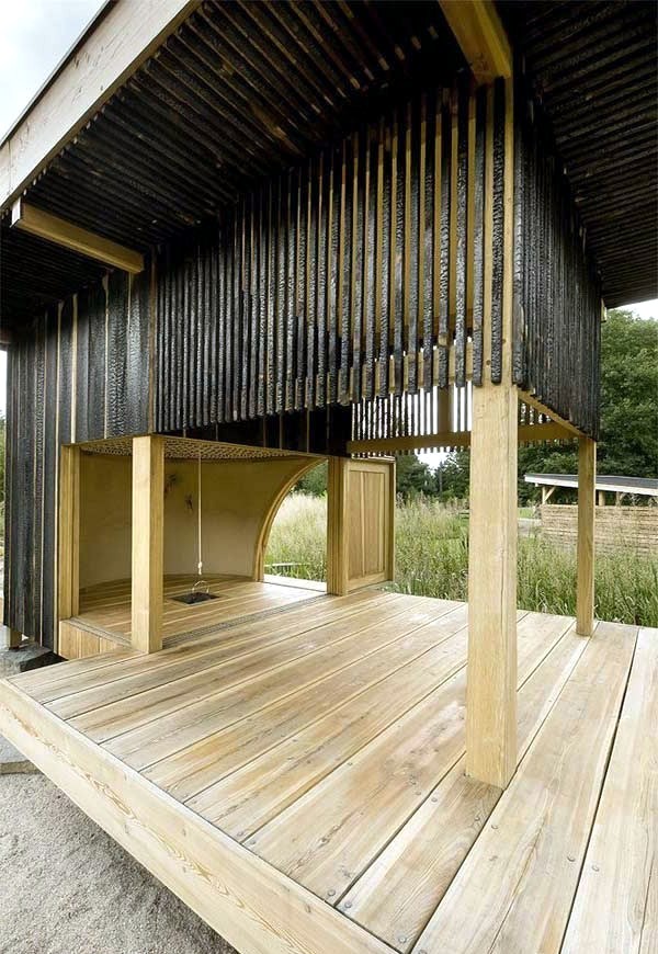 Simple tea house design in the Japanese style with exotic elements